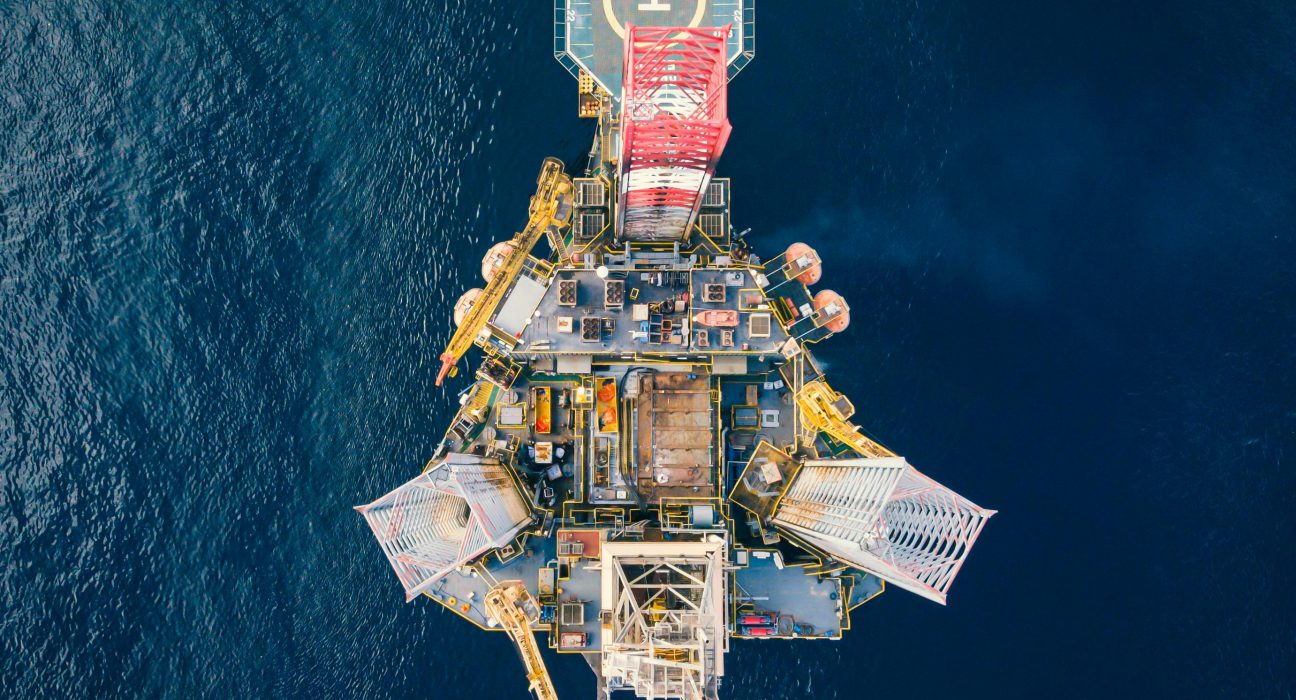 Изменения на энергетическом рынке: нефть, газ и возобновляемая энергия Изменения на энергетическом рынке: нефть, газ и возобновляемая энергия