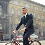 Сдача автомобиля в аренду или услуги такси